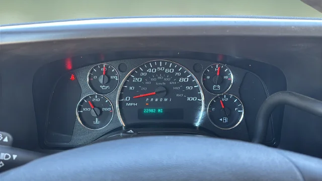 Used 2025 White Chevrolet Work Van image 18