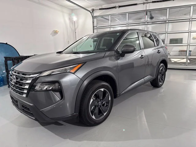 Used 2024 Gray Nissan SV image 3