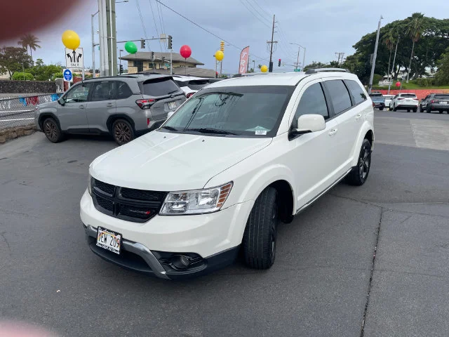 Used 2018 White Dodge Crossroad image 2