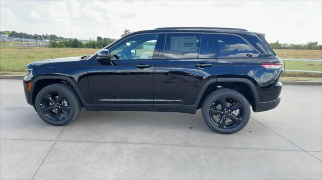 New 2027 High-Gloss Black Paint Jeep Limited image 6