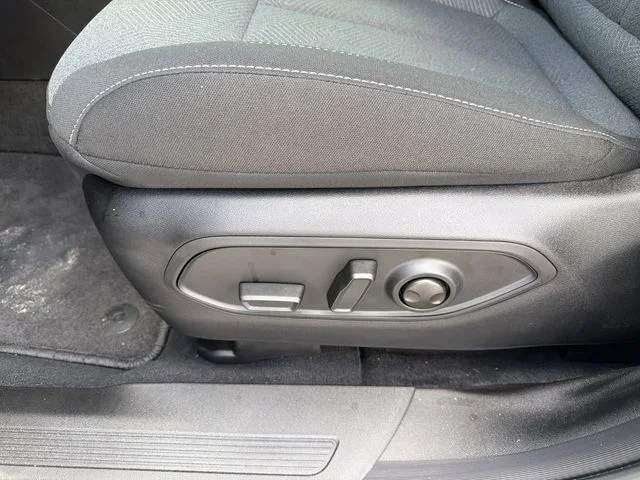 New 2026 Silver Zynith Clearcoat Jeep Laredo image 19