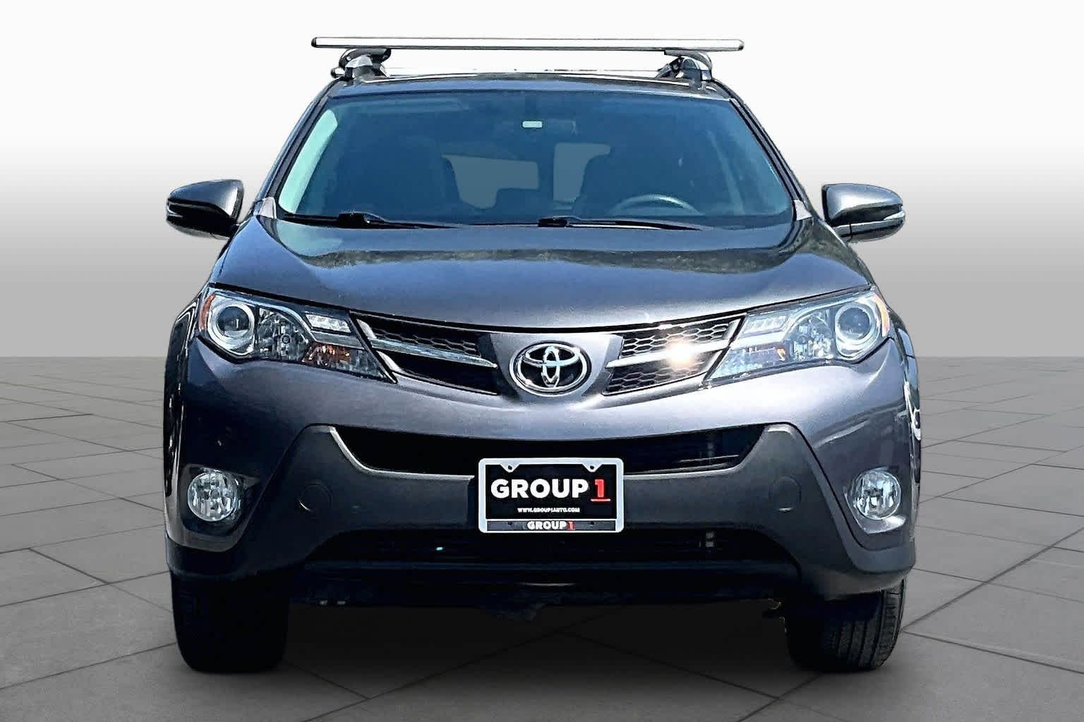 Used 2015 Magnetic Gray Metallic Toyota XLE image 4