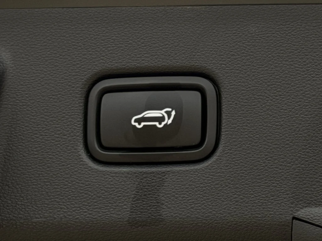 Used 2025 Gray Hyundai SEL Convenience image 29