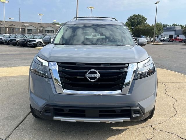 Used 2025 Gray Nissan Platinum image 8