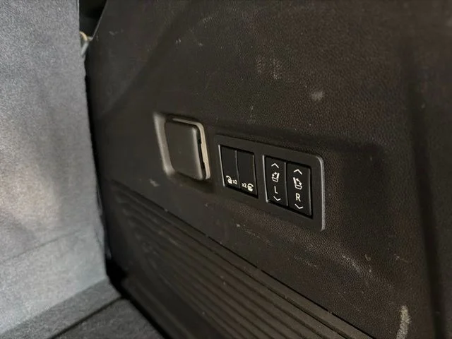 Used 2022 Black GMC Denali image 23