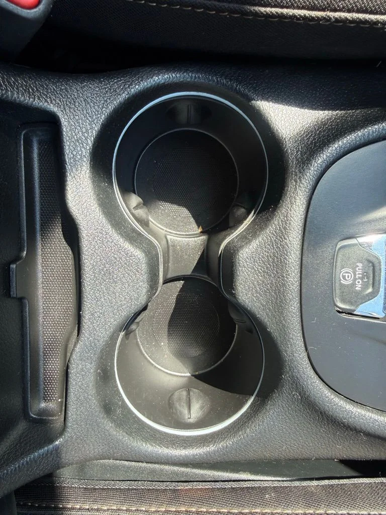 Used 2017 Red Jeep Latitude image 29