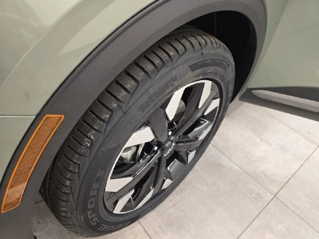 Used 2024 Jungle Green Kia X-Line image 37