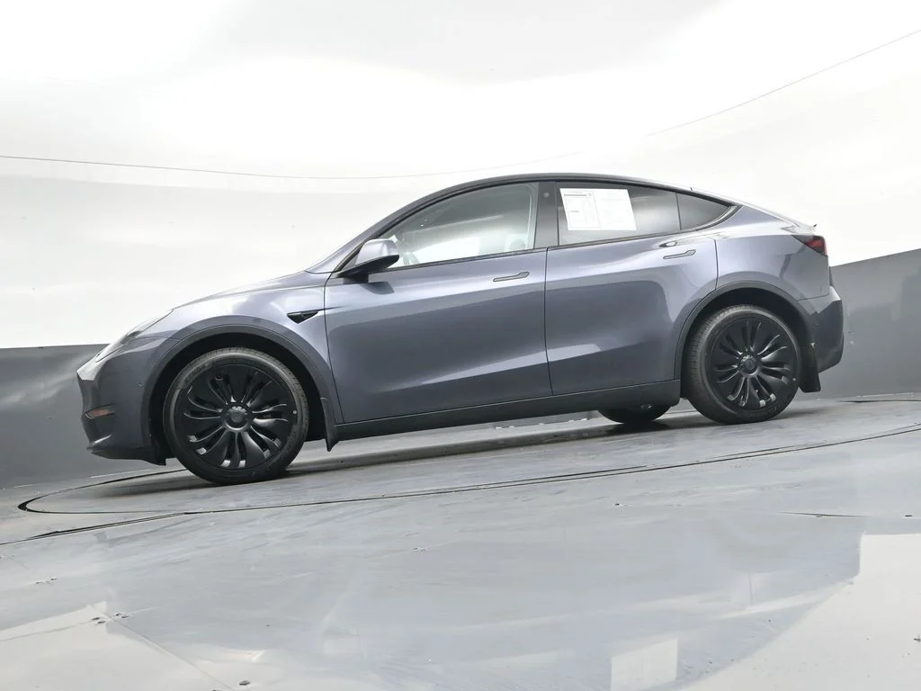 Used 2022  Tesla Long Range image 43