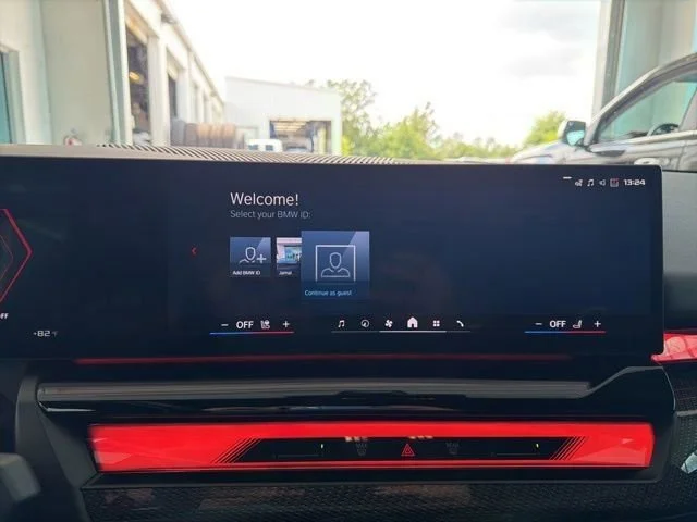 Used 2025 Vegas Red Metalli BMW  image 5