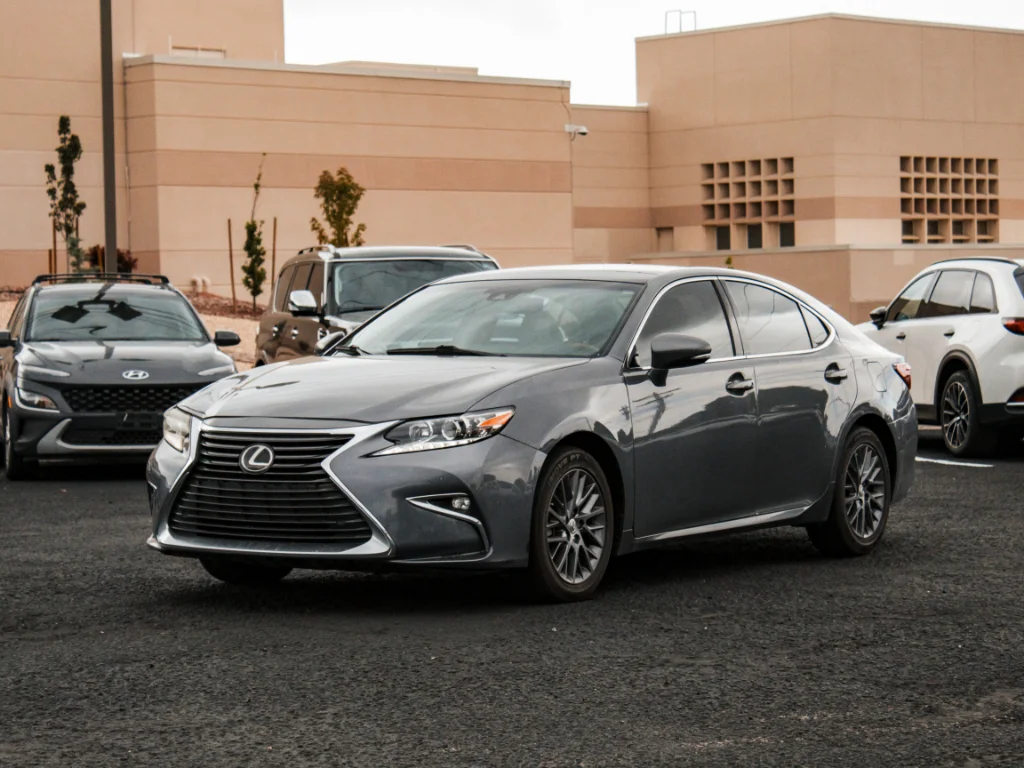 Used 2018 Nebula Gray Pearl Lexus Base image 1