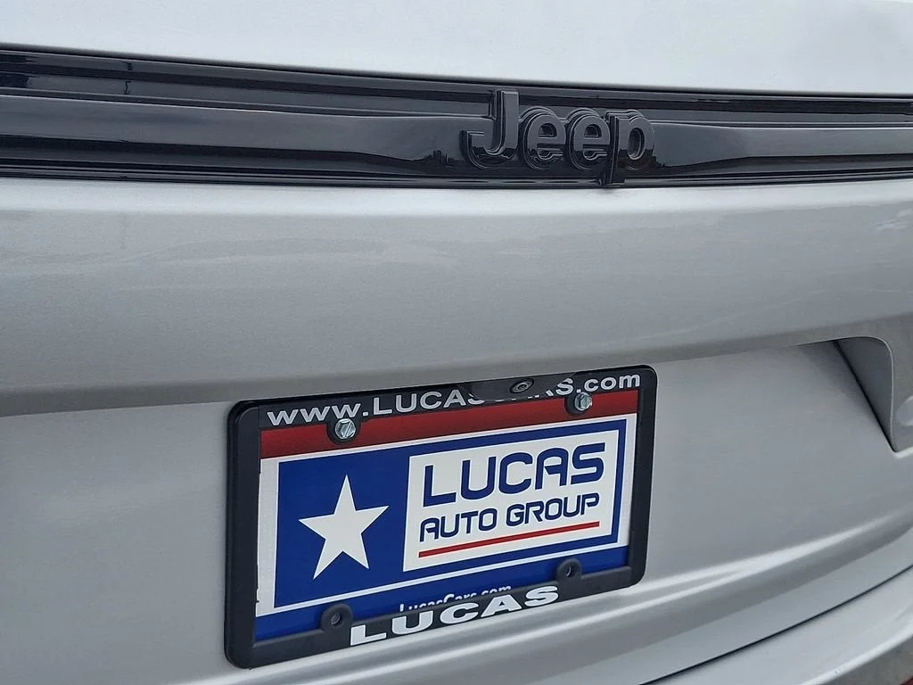 Used 2024 Silver Jeep Altitude X 4x4 image 65