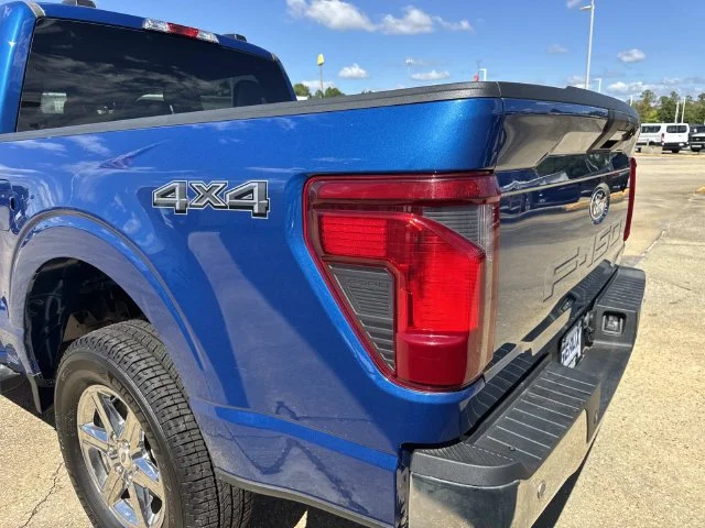 Used 2024 Blue Ford XLT image 16