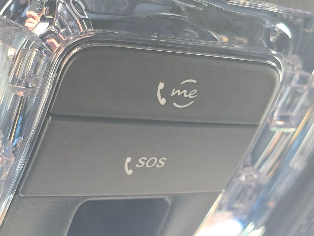 New 2026 MANUFAKTUR Moonlight White Metallic Mercedes-Benz GLE 53 AMG® image 7