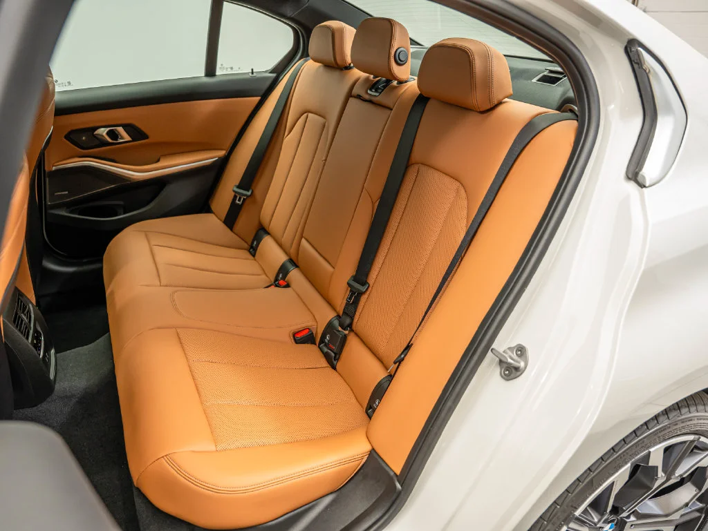 New 2026 Mineral White Metallic BMW 330i xDrive image 42