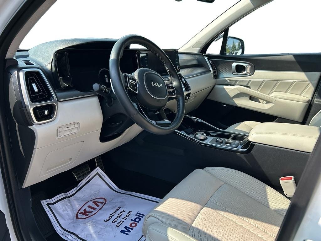 Used 2023 Snow White Pearl Kia SX Prestige image 8