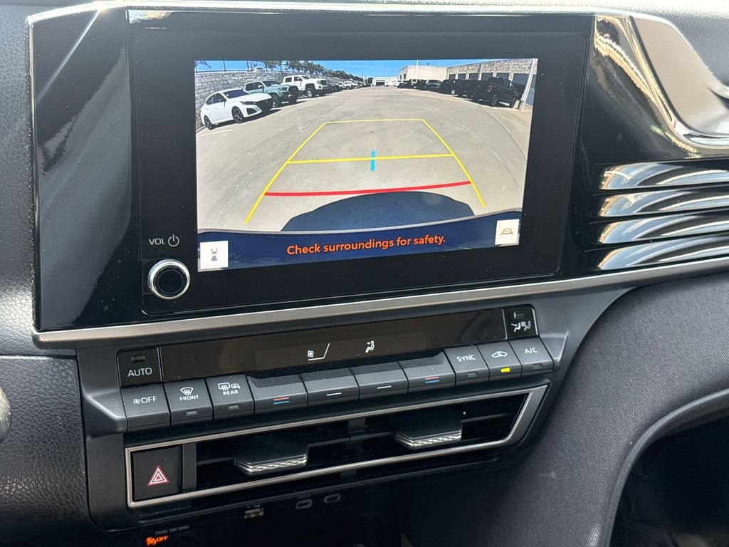 Used 2025  Toyota LE image 22