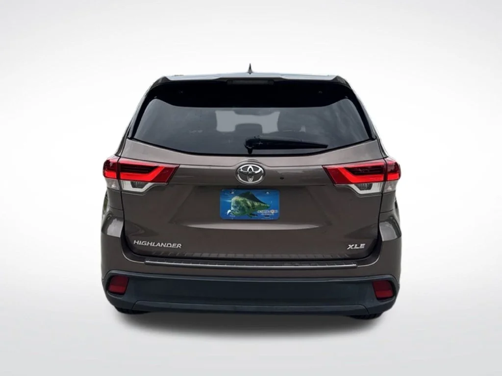Certified Used 2019 Toasted Walnut Pearl Toyota XLE image 7