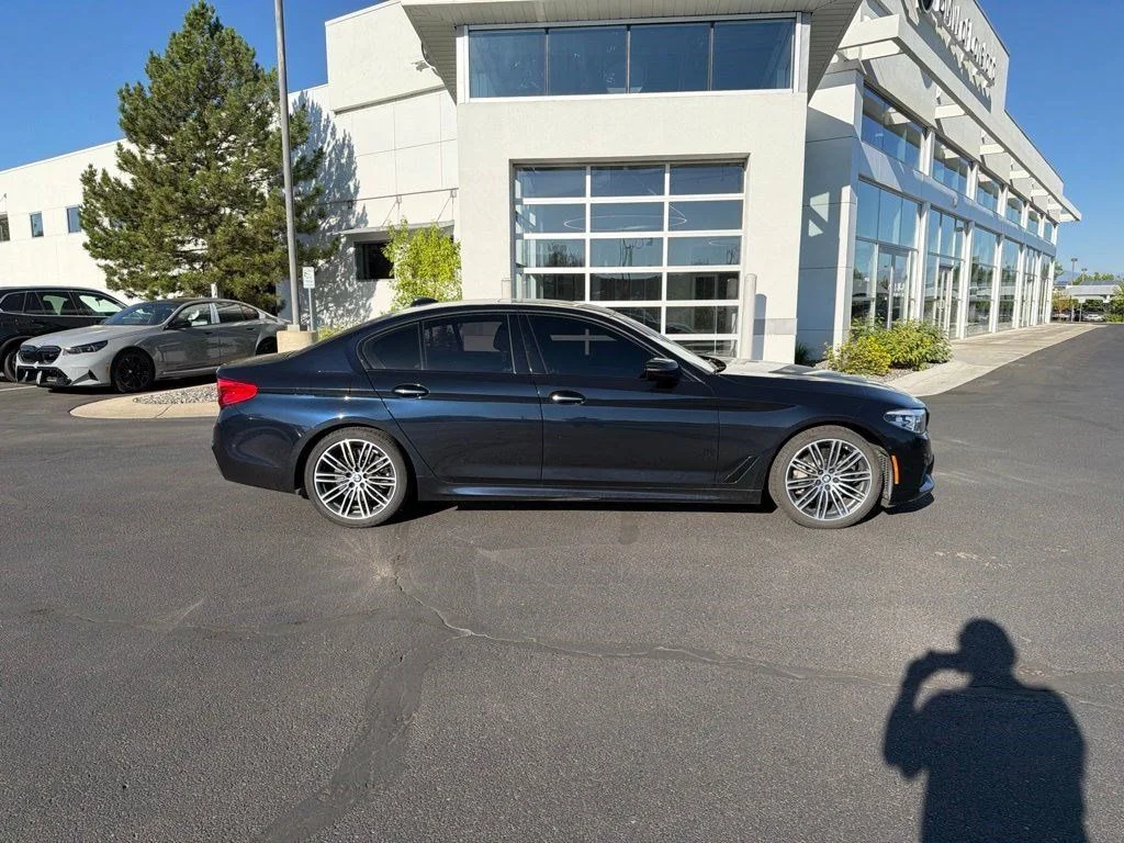 Used 2018 Carbon Black Metallic BMW 540i xDrive image 6