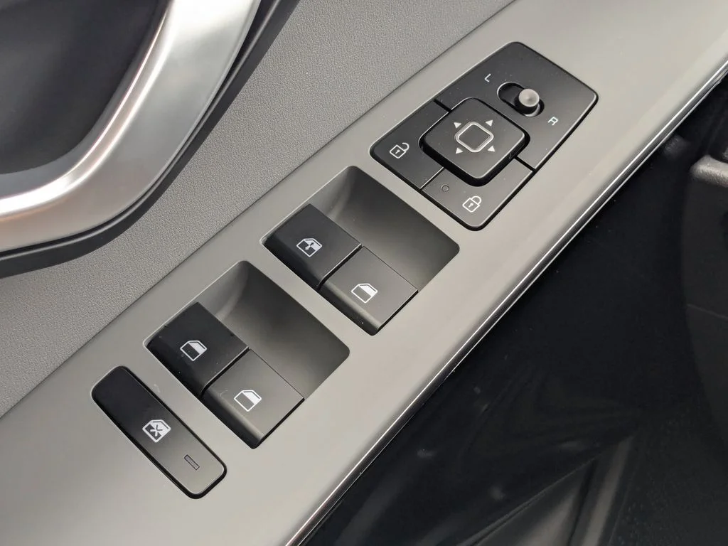 2025 Kia Niro EX - Photo 27