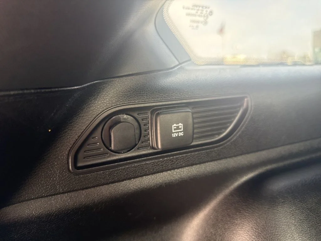 Used 2024 Silver Jeep Altitude image 35