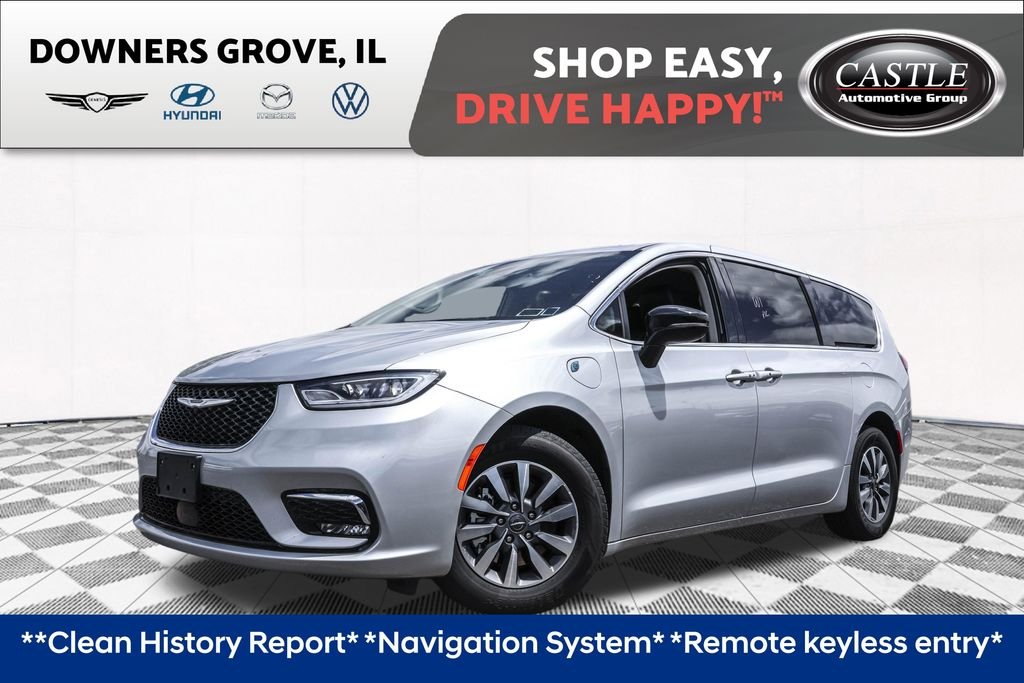 Used 2024 Silver Chrysler Select image 1