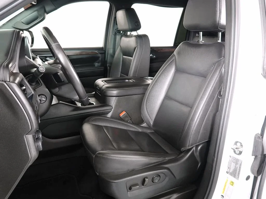Used 2022 White Chevrolet Z71 image 10