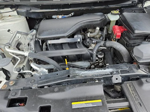 Used 2018 White Nissan  image 22