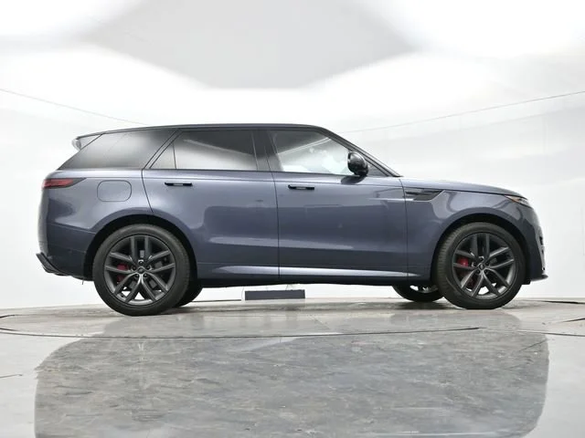 Used 2024 Varesine Blue Metallic [blue] Land Rover Dynamic SE image 32