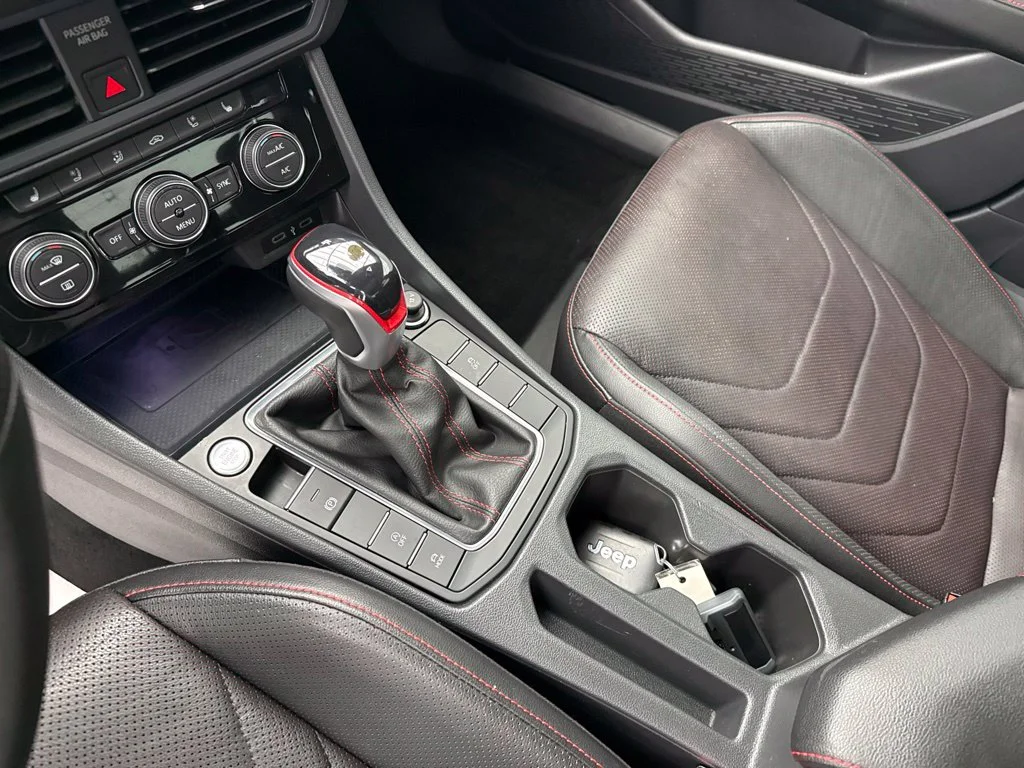 2022 Volkswagen Jetta GLI 2.0T AUTOBAHN 4dr Car Slide 17