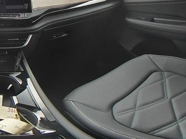New 2026 Black Volkswagen 2.0T SE w/Technology image 38