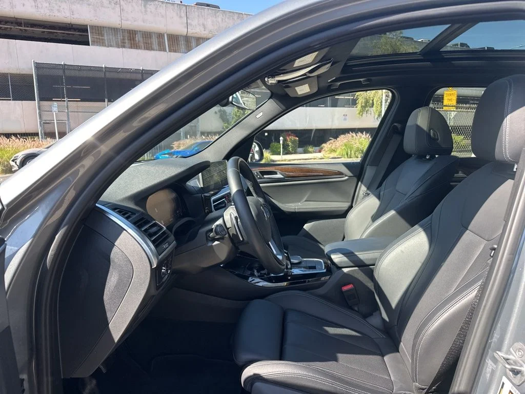 Used 2023 Gray BMW sDrive30i image 10