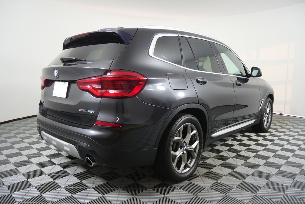 Used 2020 Dark Graphite BMW sDrive30i image 3