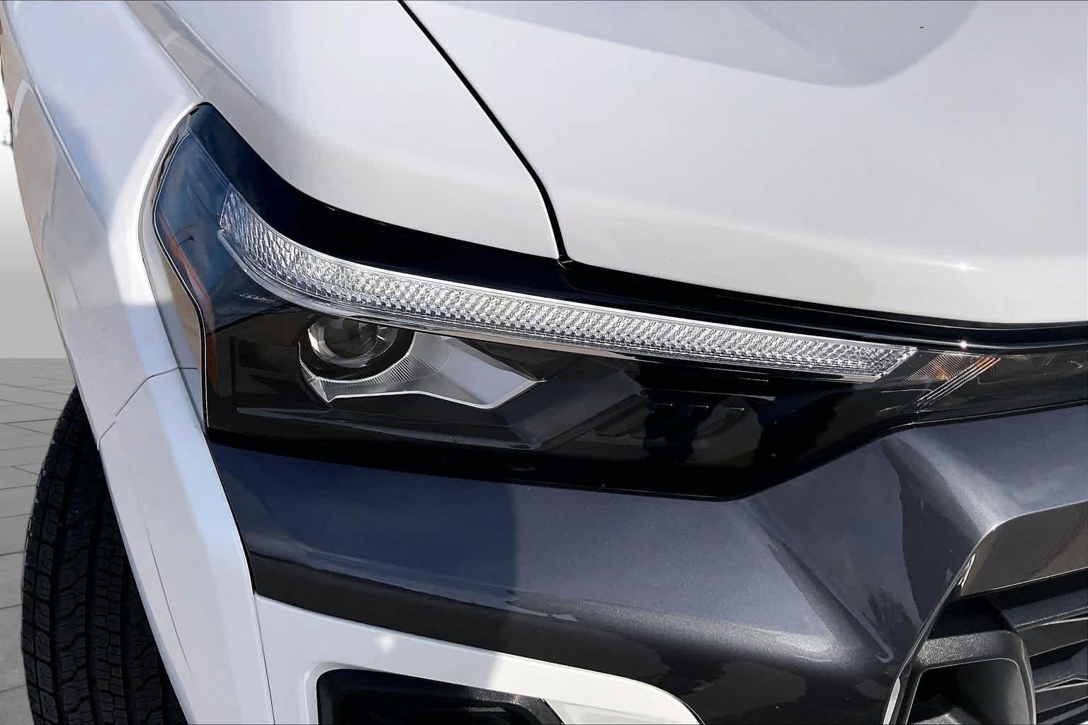 Used 2024 Summit White Chevrolet 2WD LT image 26