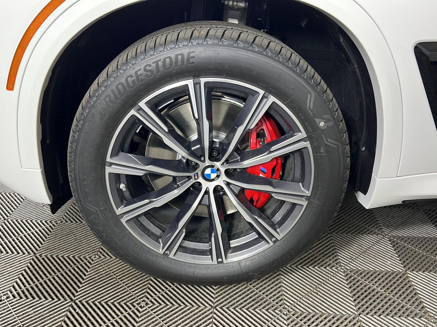 New 2026 Alpine White BMW xDrive40i image 19