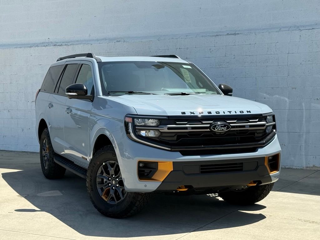 New 2026 Glacier Gray Metallic Tri-Coat Ford Tremor® image 2