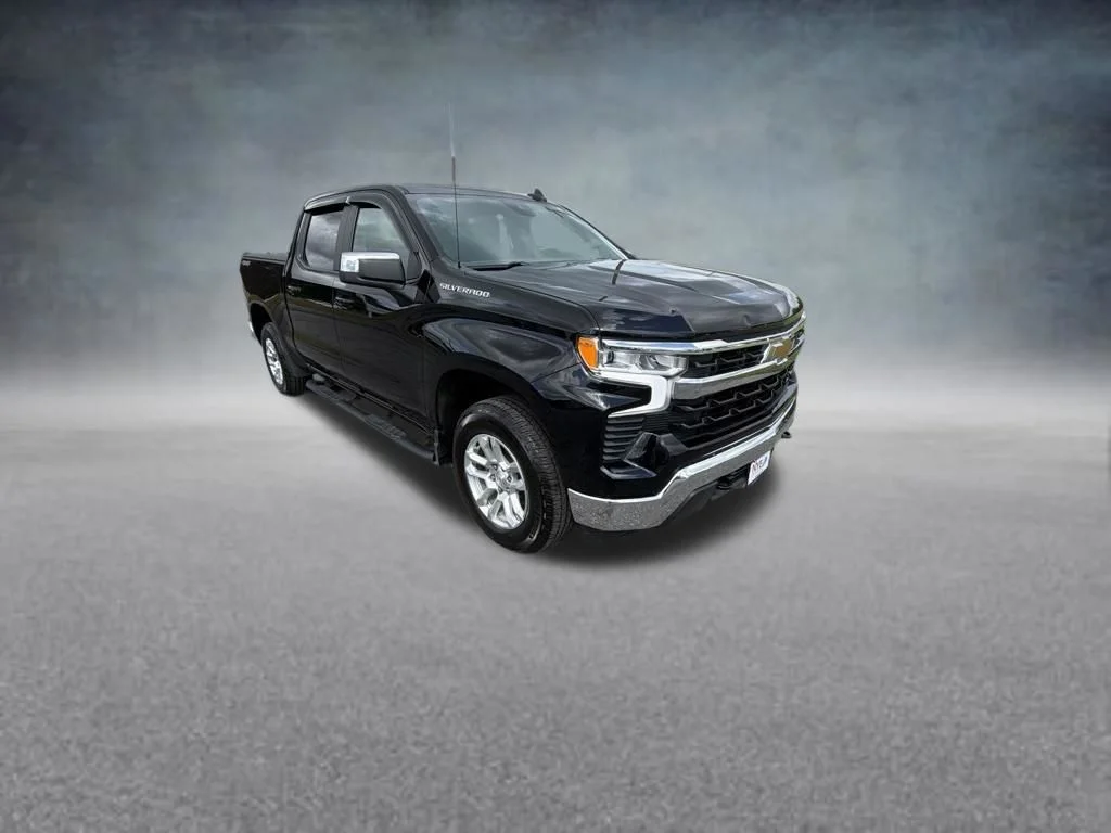 Used 2023 Black Chevrolet LT image 8