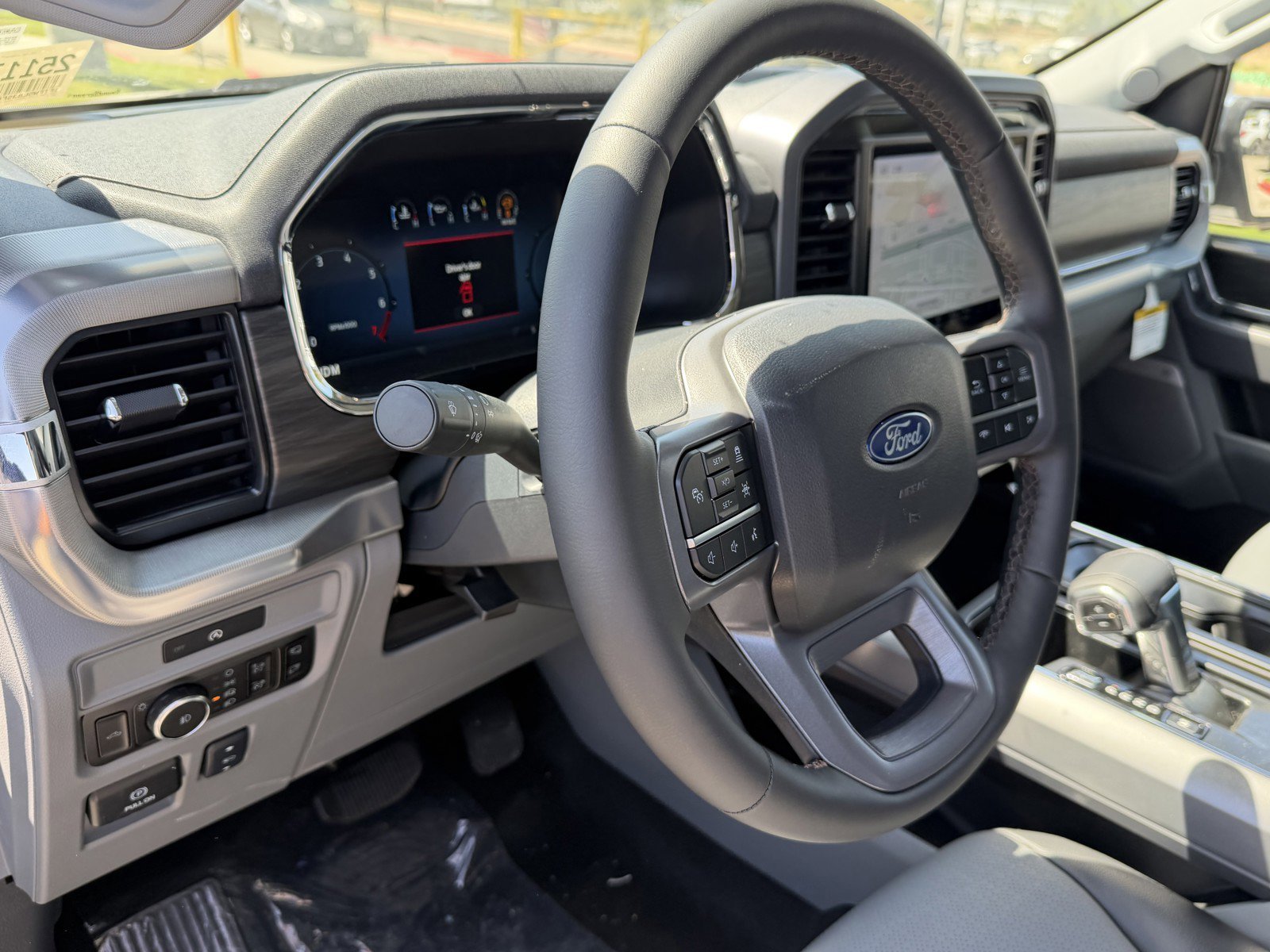 New 2025 Star White Metallic Tri-Coat Ford Lariat® image 23