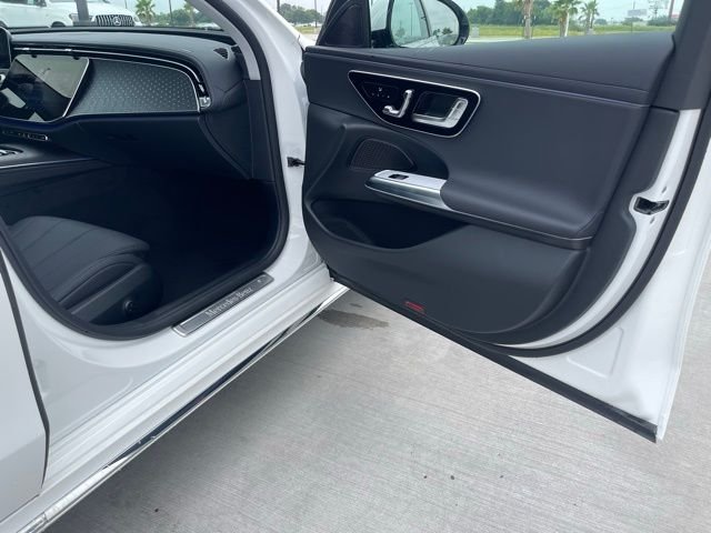 2025 Mercedes-Benz E-Class E350 - Photo 21