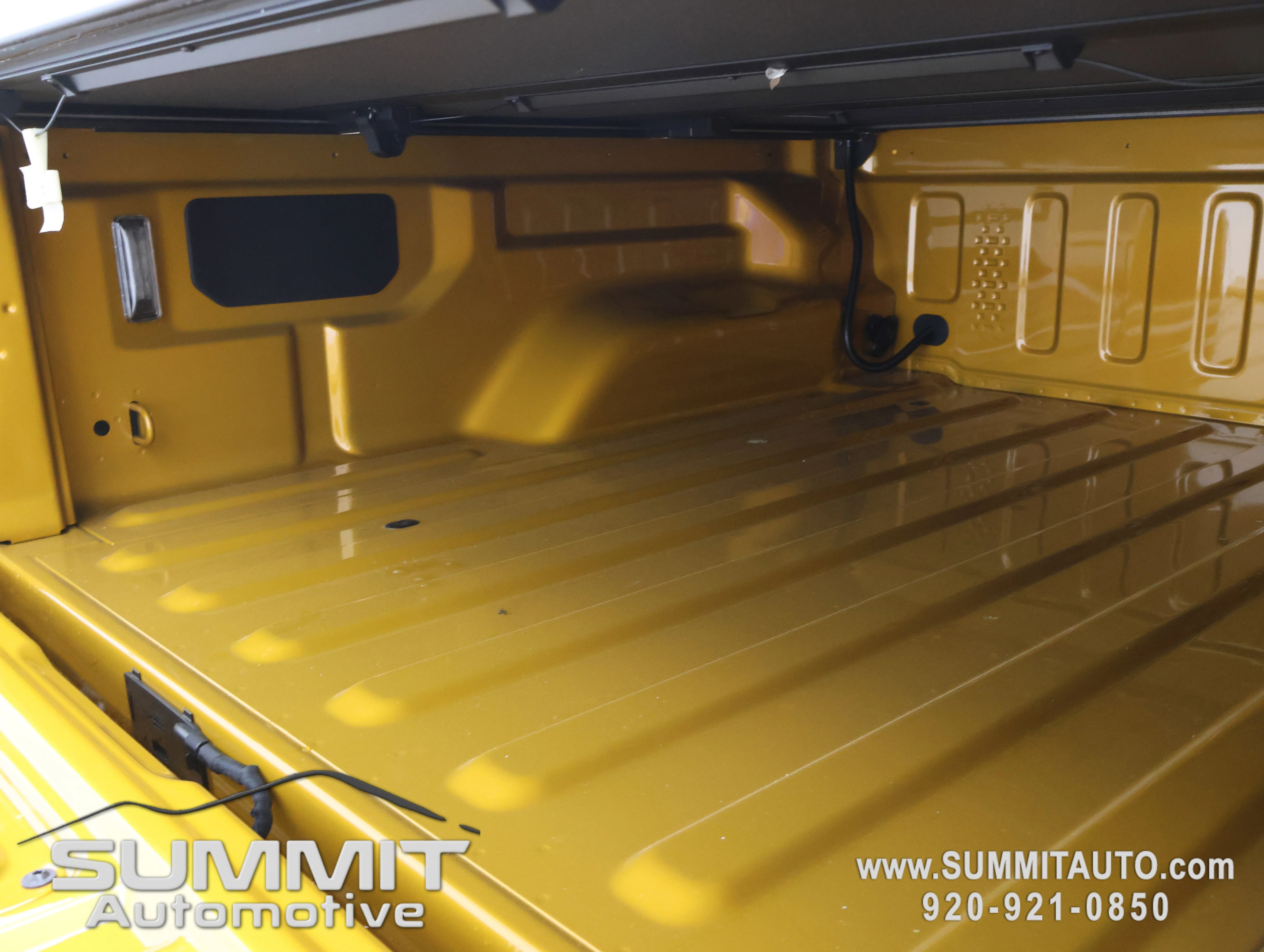 New 2026 Goldilocks Exterior Paint Jeep Mojave image 5