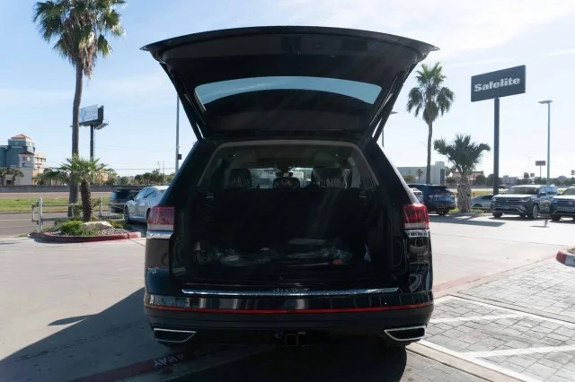 New 2026 Deep Black Pearl Volkswagen 2.0T SE w/Technology image 7