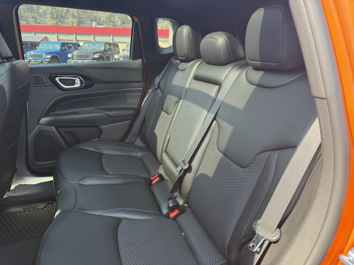 New 2026 joose (pl4) Jeep Altitude image 19