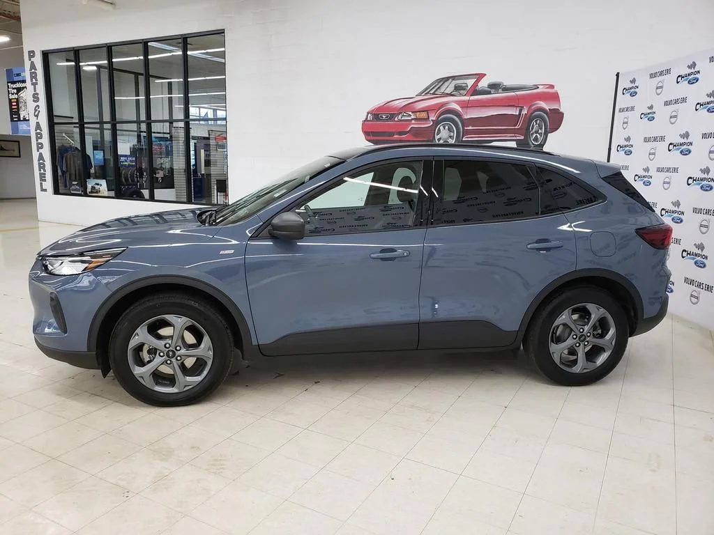 Certified Used 2025 Vapor Blue Ford ST-Line image 4