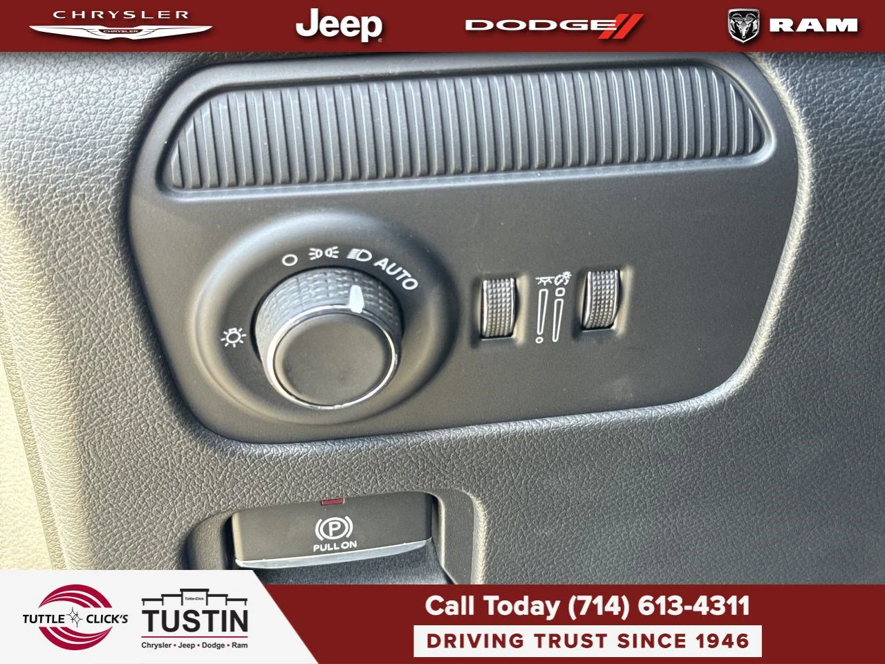 New 2026 Baltic-Gray Metallic Clear-Coat Exterior Paint Jeep 4DR 2WD image 31