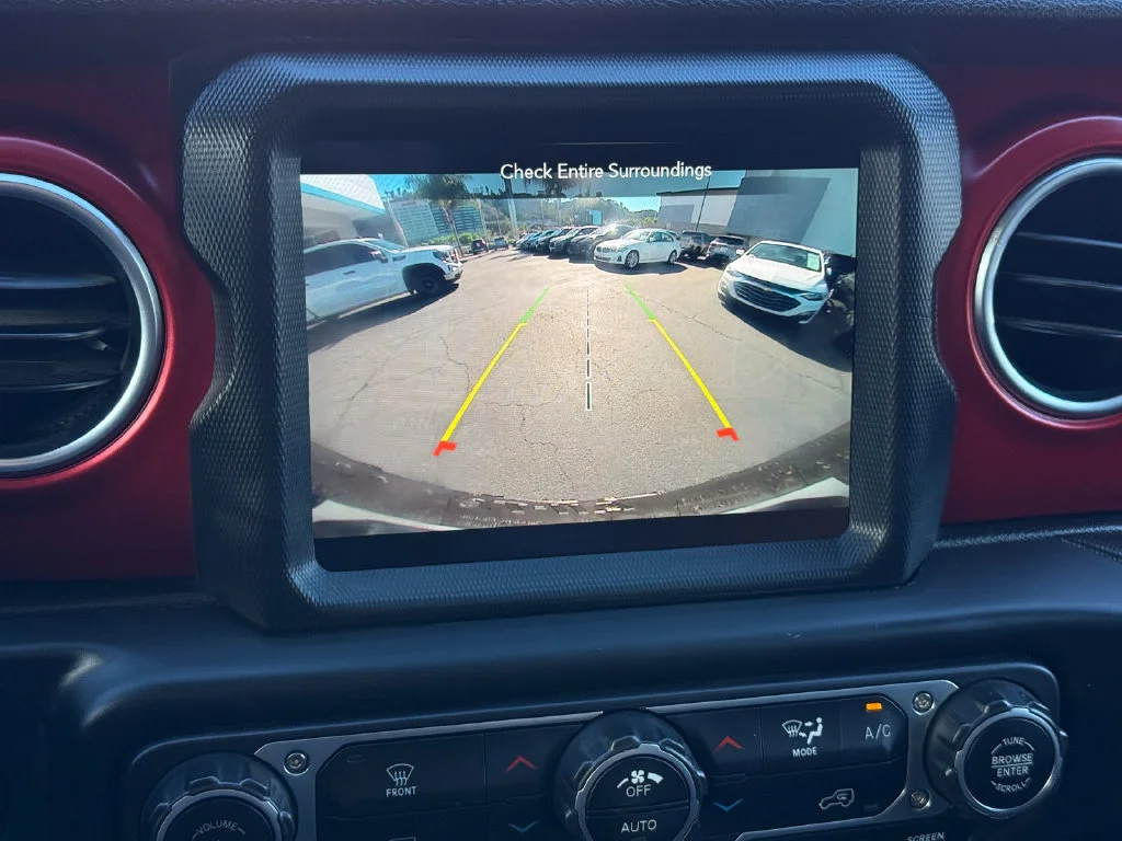 Used 2023  Jeep Rubicon image 30