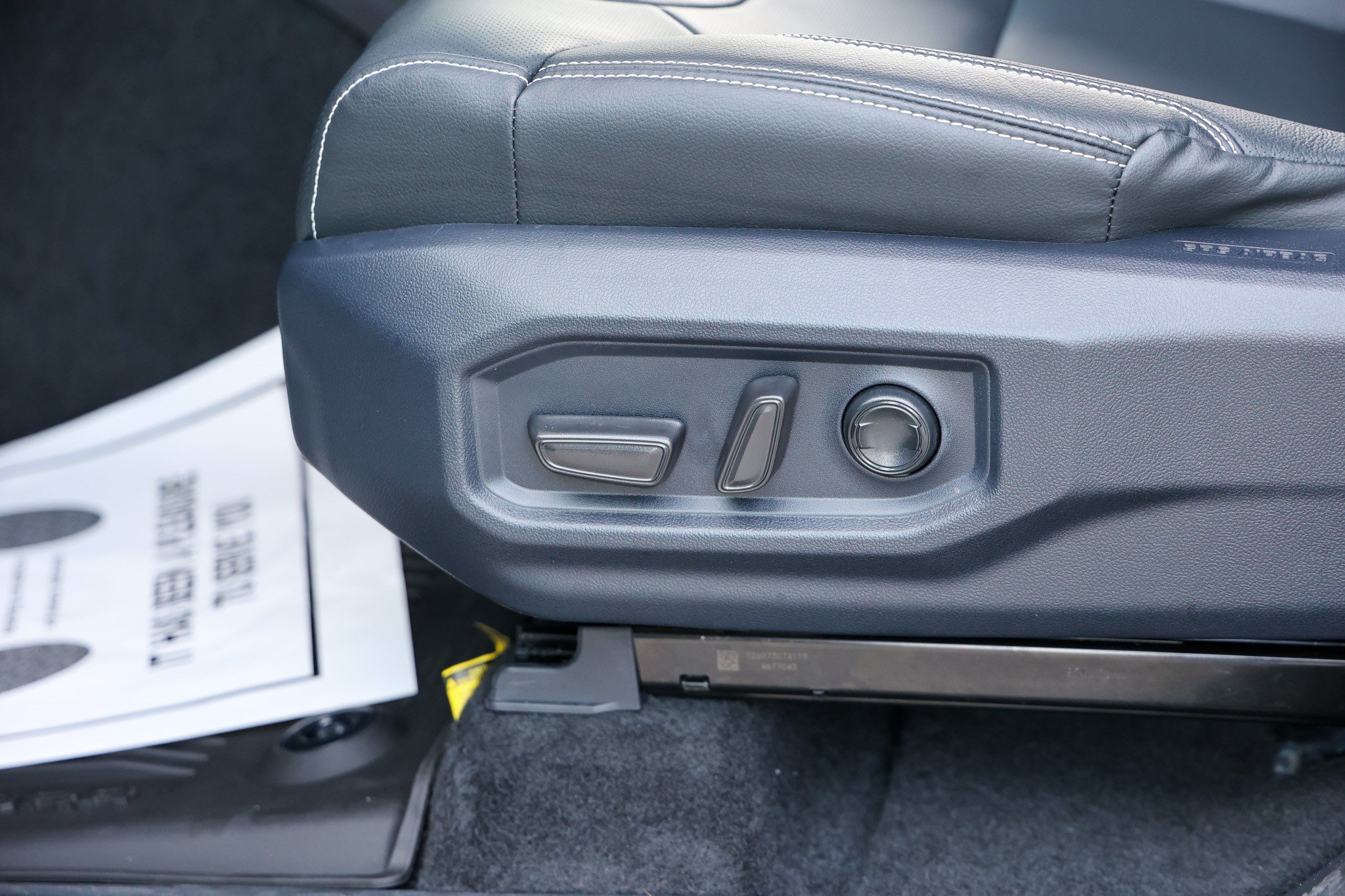 Used 2026 MAGNETIC GRAY MET Toyota Limited image 30