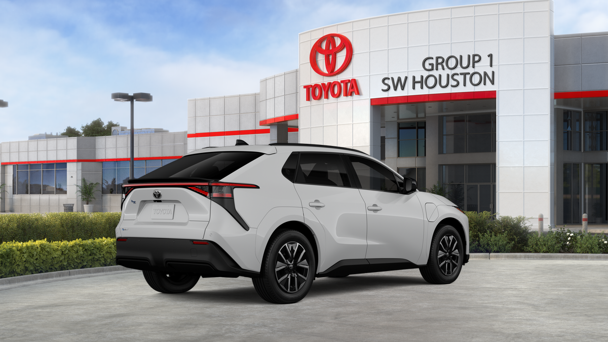 New 2026 Wind Chill Pearl Toyota XLE image 10