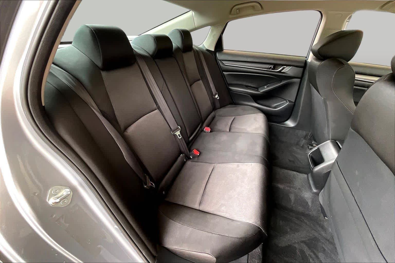 Used 2021 Lunar Silver Metallic Honda LX image 17