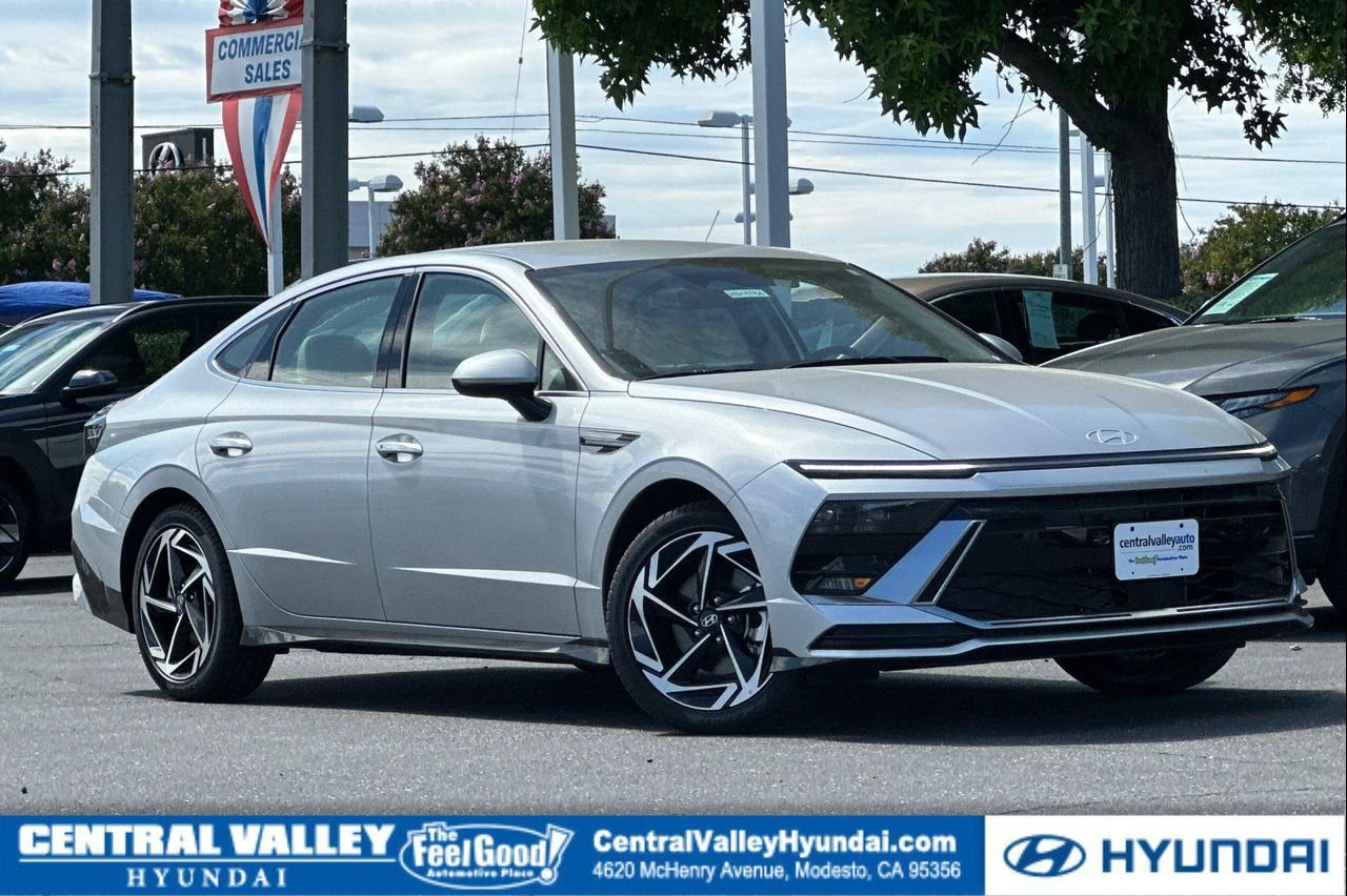 New 2026 Aero Silver Hyundai SEL Sport image 1