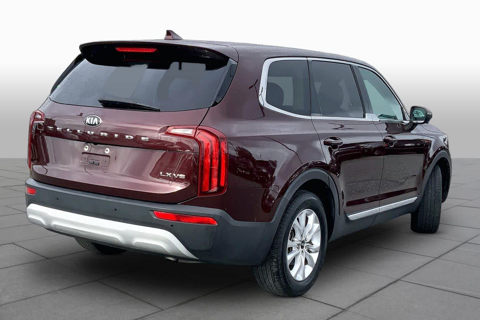 Used 2020 Sangria Kia LX image 12