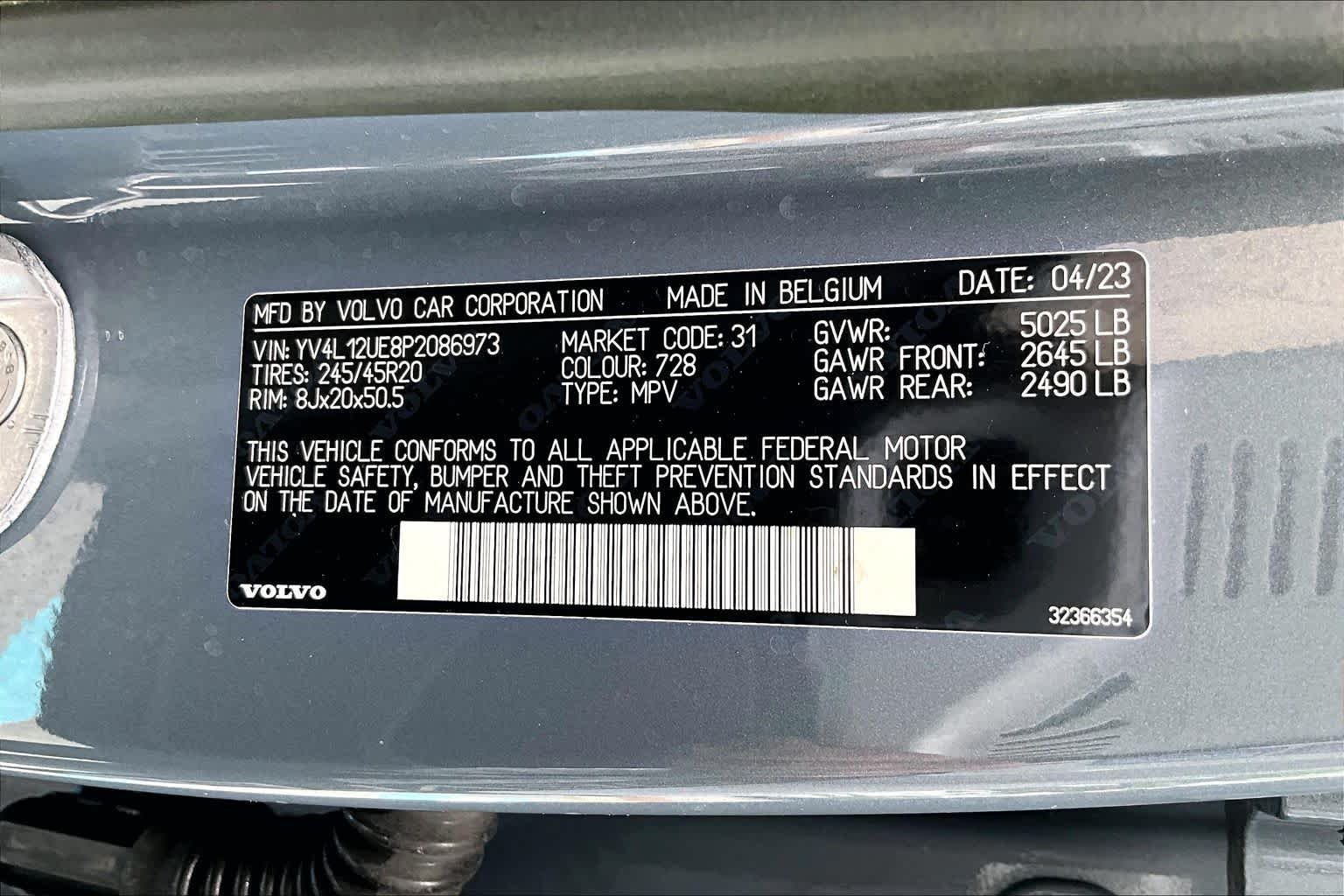 Used 2023  Volvo Plus Bright Theme image 32